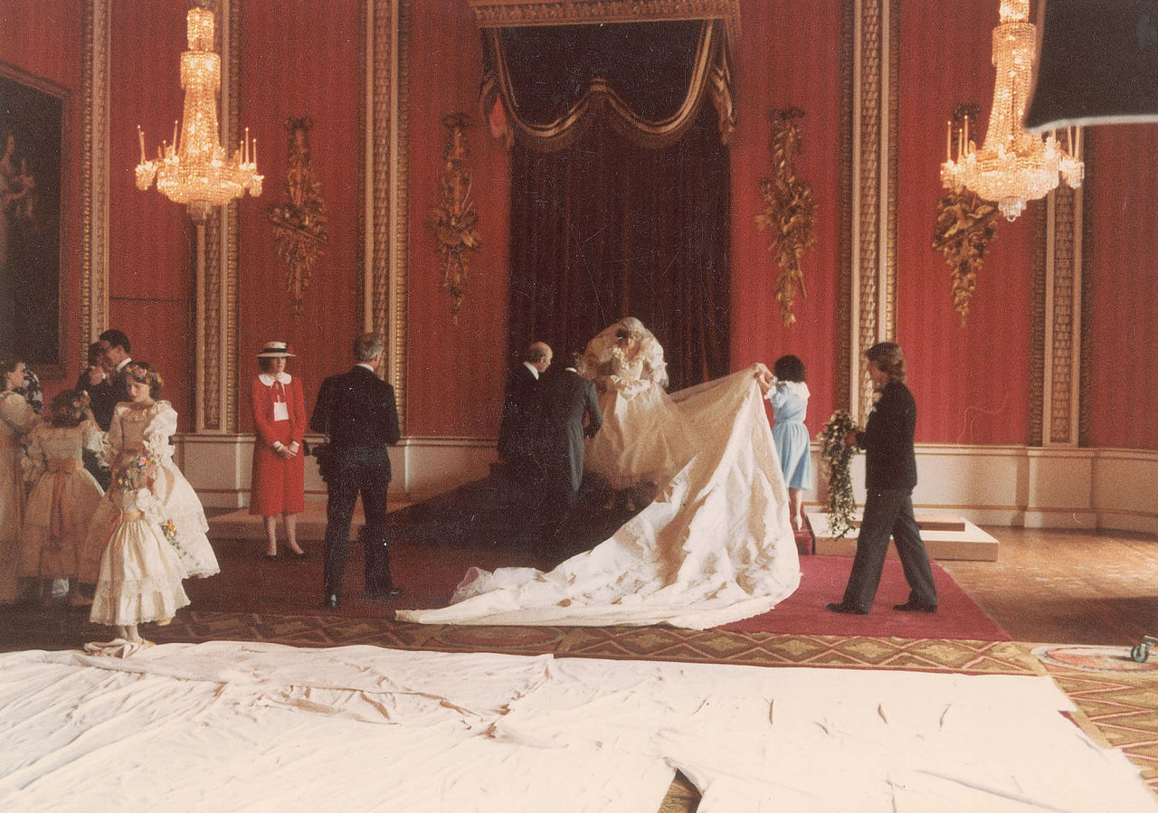 08-Princess Diana's Wedding-This Is Glamorous