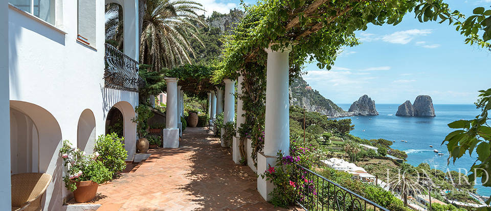 Décor Inspiration: A magical villa in Capri