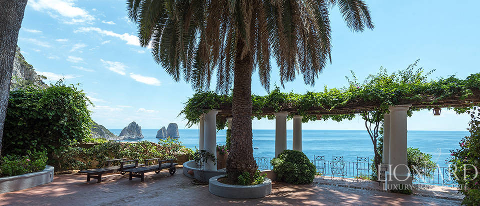 Décor Inspiration: A magical villa in Capri