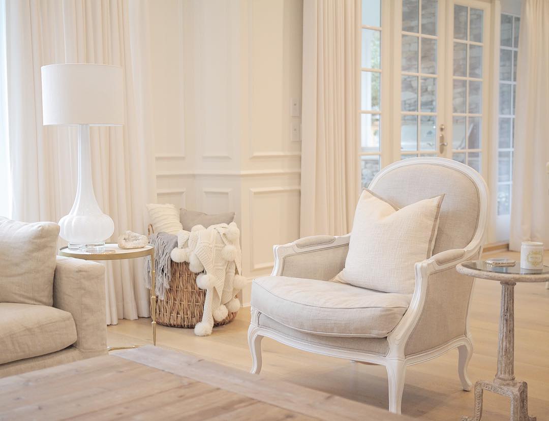 Holiday Inspiration | Decorating with winter whites