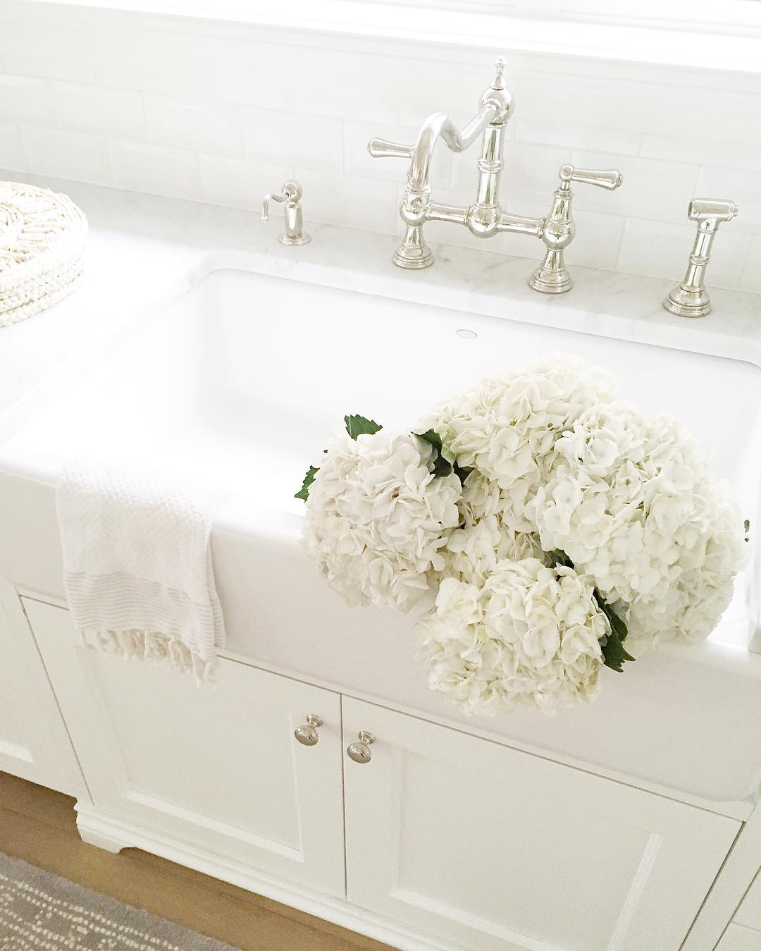 Holiday Inspiration | Decorating with winter whites