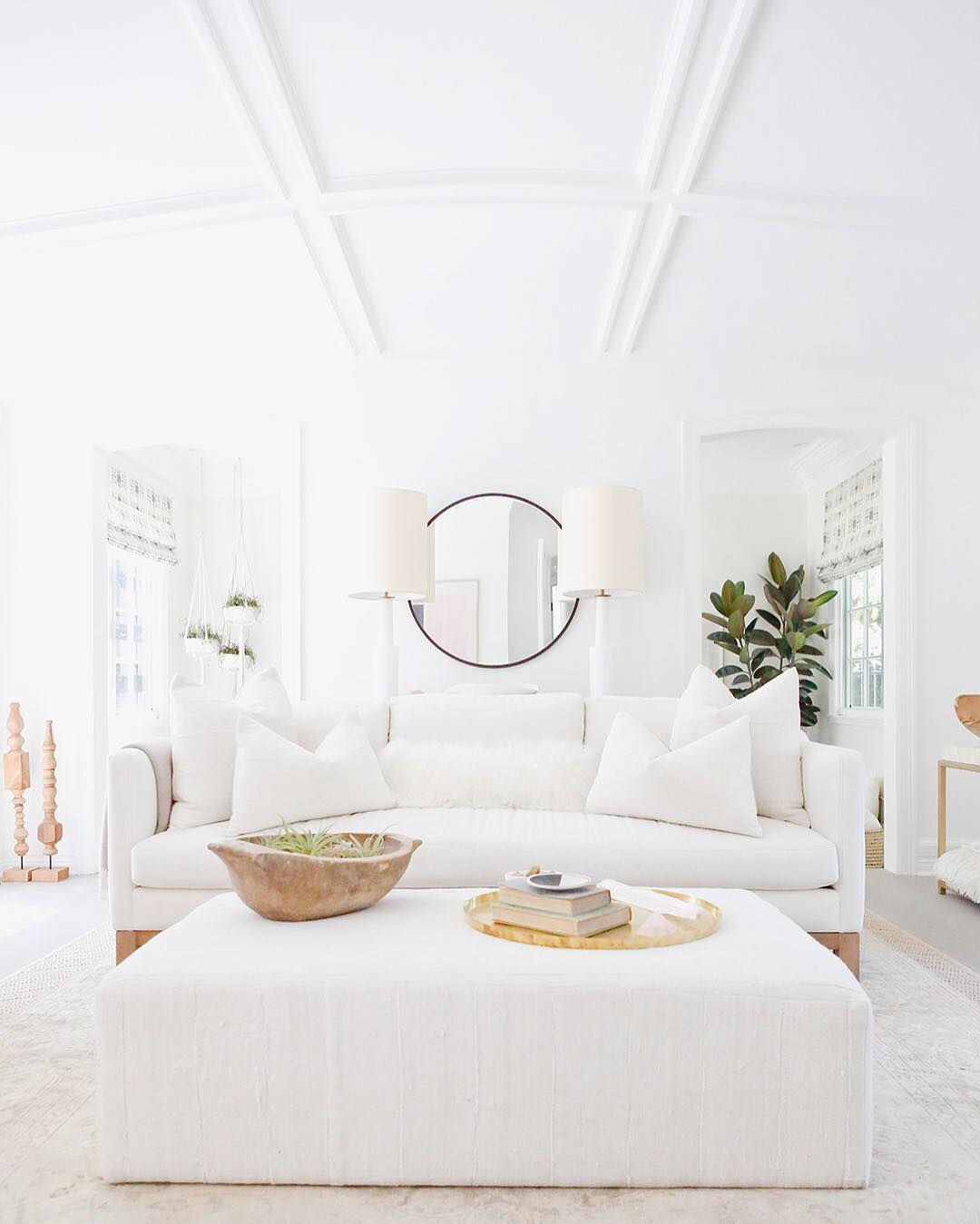 Holiday Inspiration | Decorating with winter whites