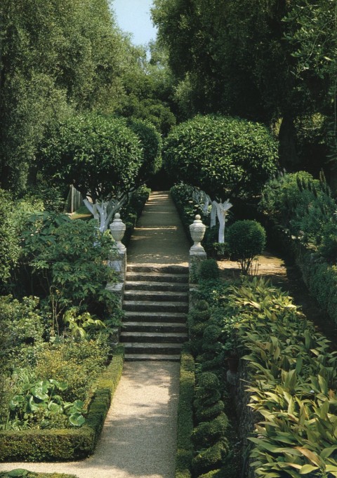 Interiors Redux | The Homes of Hubert de Givenchy in Paris & the South of France