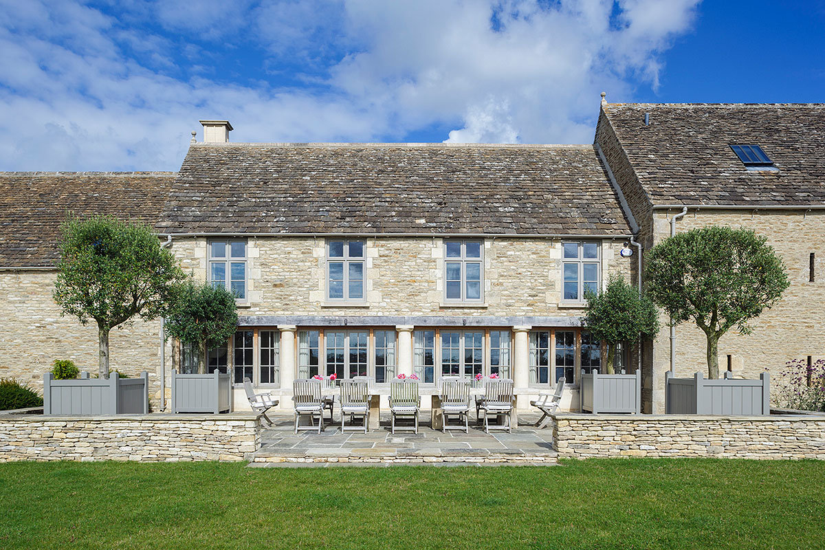 Décor Inspiration | A breath-taking barn conversion in The Cotswolds, England