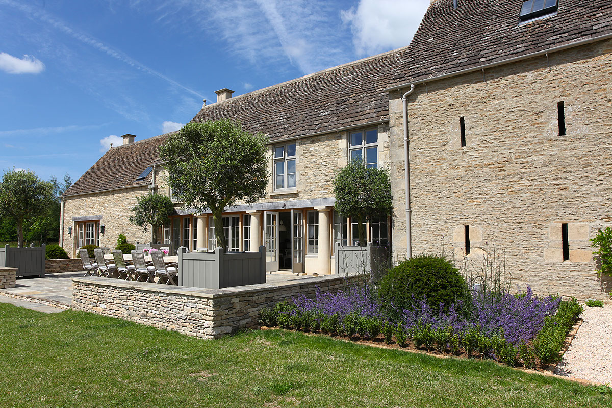 Décor Inspiration | A breath-taking barn conversion in The Cotswolds, England