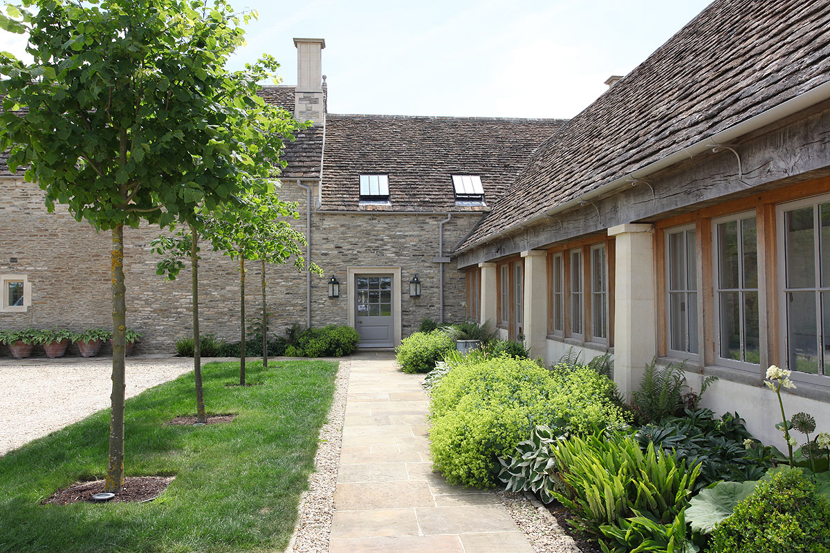 Décor Inspiration | A breath-taking barn conversion in The Cotswolds, England