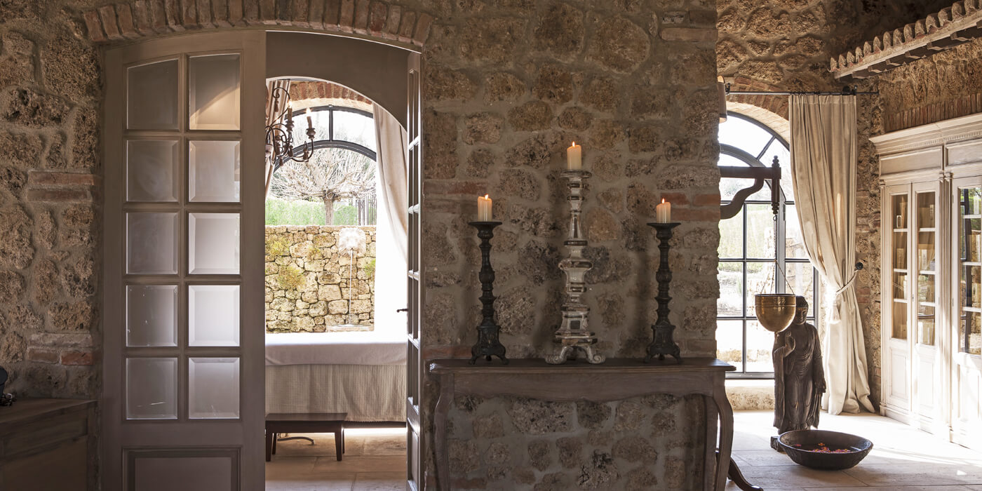 Décor Inspiration | A Beautifully Restored 13th Century Tuscan Villa