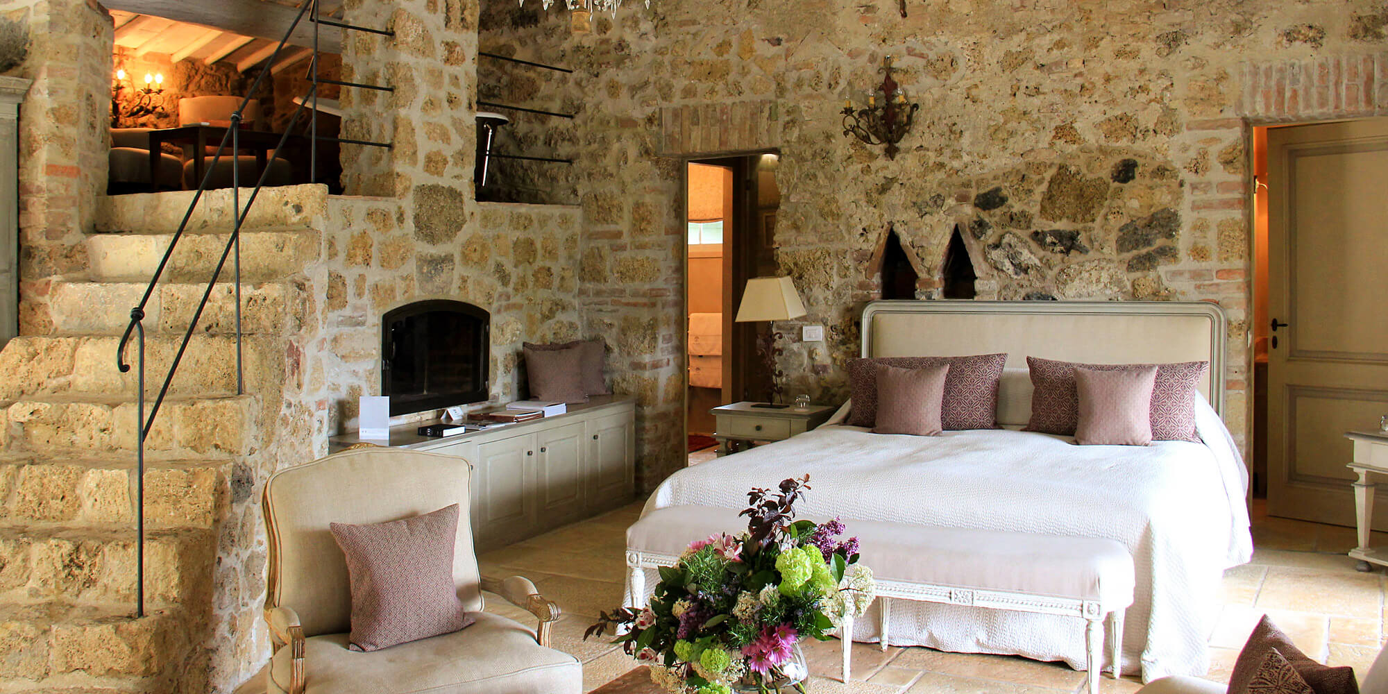 Décor Inspiration | A Beautifully Restored 13th Century Tuscan Villa