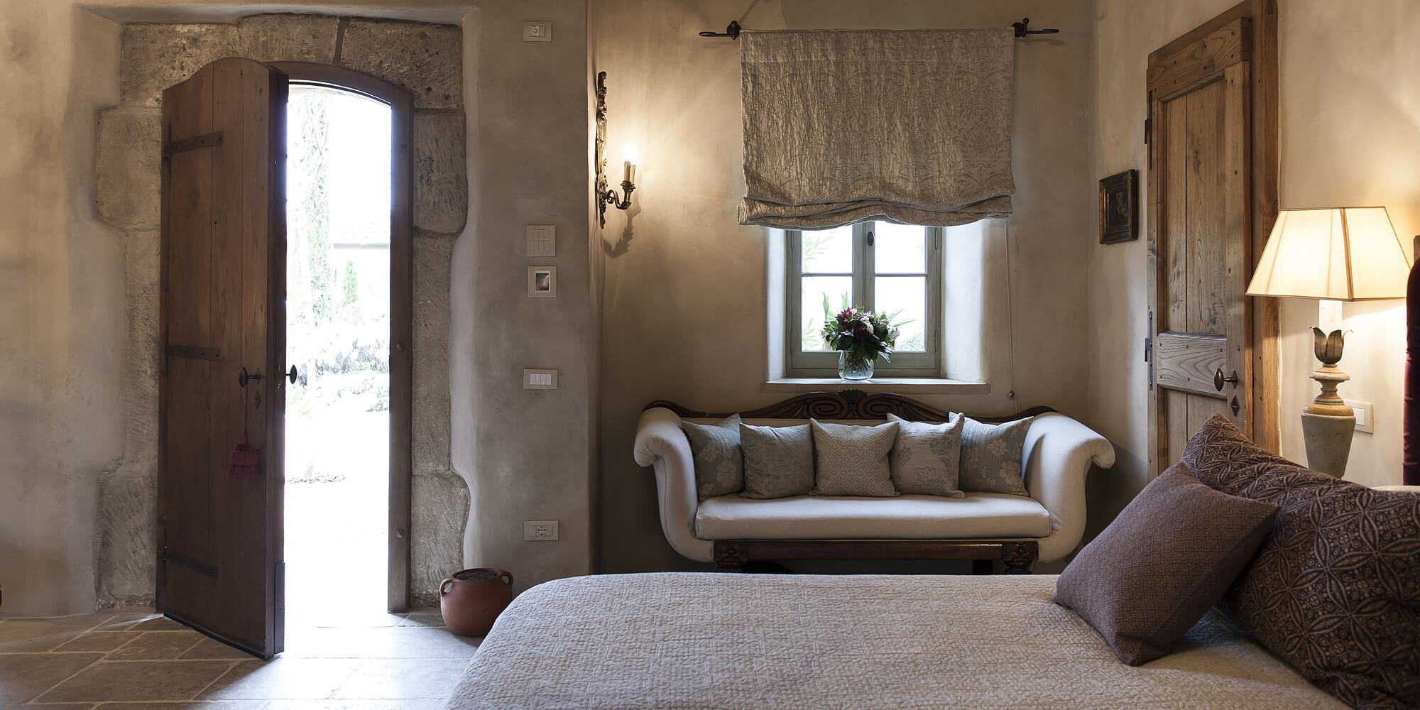 Décor Inspiration | A Beautifully Restored 13th Century Tuscan Villa