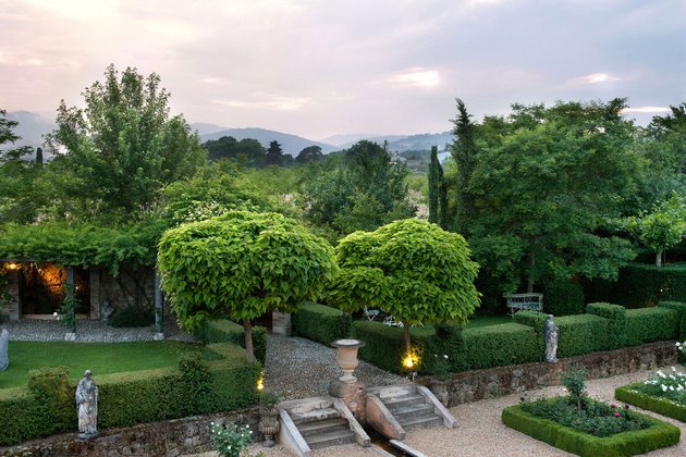 Décor Inspiration | A Beautifully Restored 13th Century Tuscan Villa