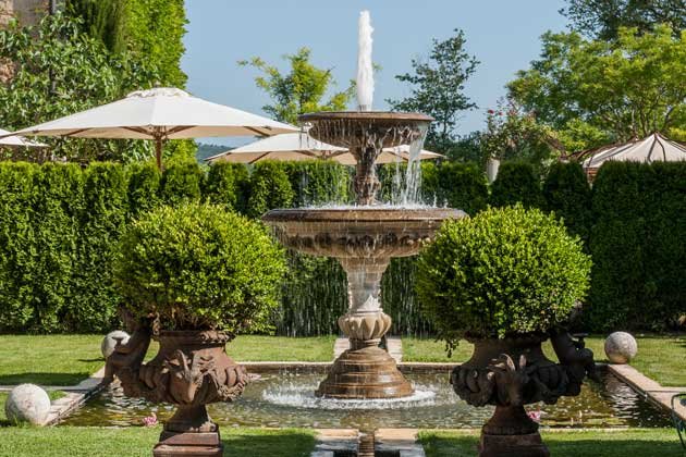 Décor Inspiration | A Beautifully Restored 13th Century Tuscan Villa