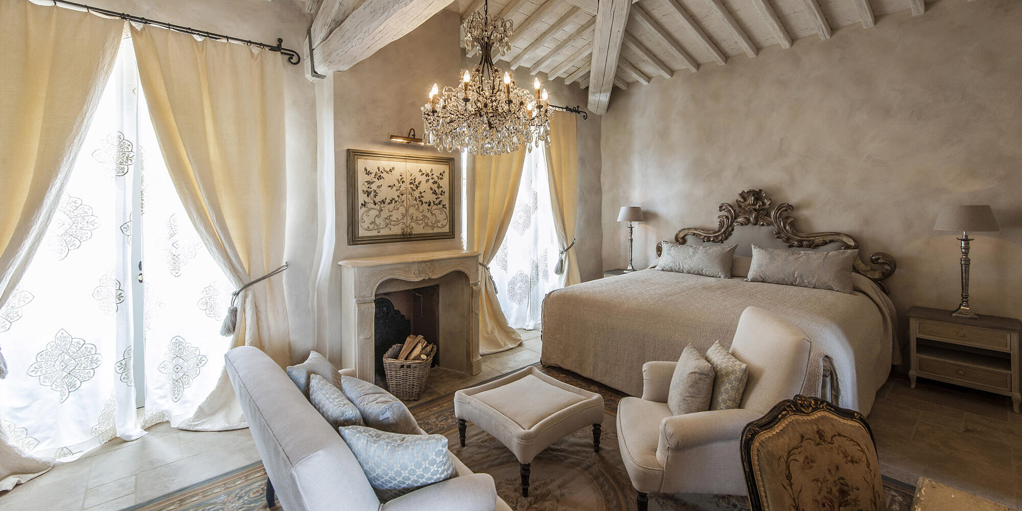 Décor Inspiration | A Beautifully Restored 13th Century Tuscan Villa