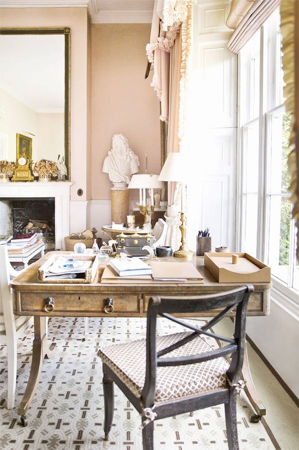 {at home with : india hicks, the grove, oxfordshire}