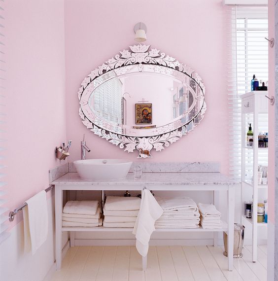 Décor Inspiration | Perfect Pairings: Venetian Mirrors & Pastel