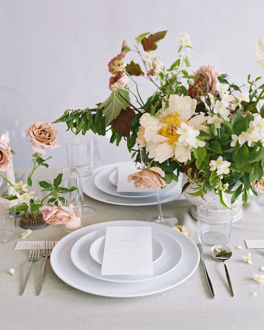 Design | Beautiful Tabletop Inspiration for the Easter Long Weekend