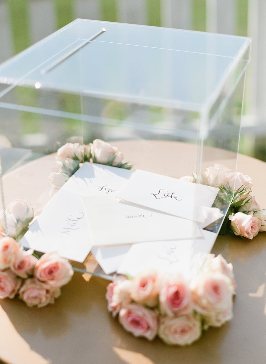 A Look at Spring 2018 Wedding Trends: Transparent Venues & Minimal Designs