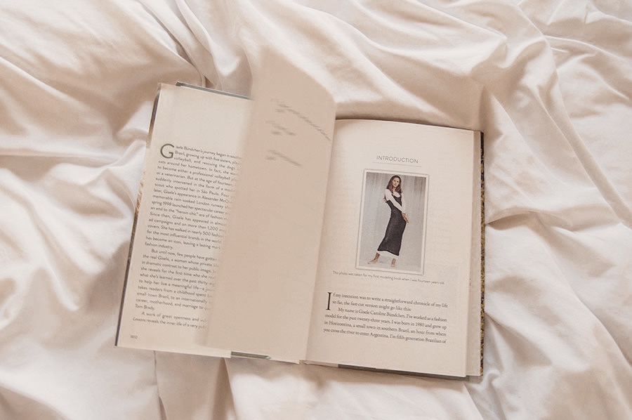 Book Review | Lessons: My Path to a Meaningful Life by Gisele Bündchen