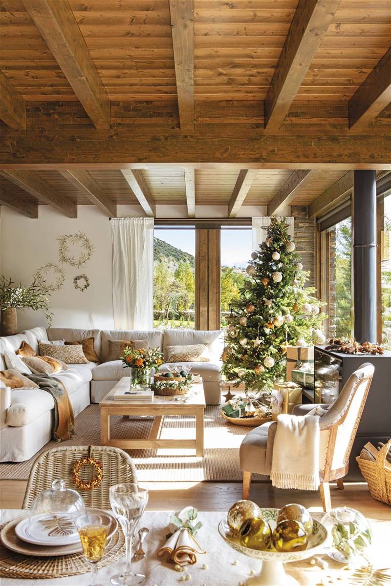 Deck the Halls: Happy December & Holiday Inspiration 2021